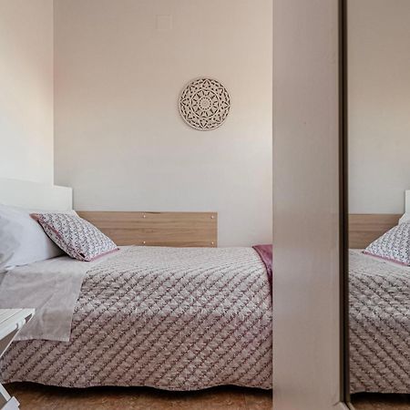Apartamento Orient En Palamos Tercera Linea De Mar Exterior photo